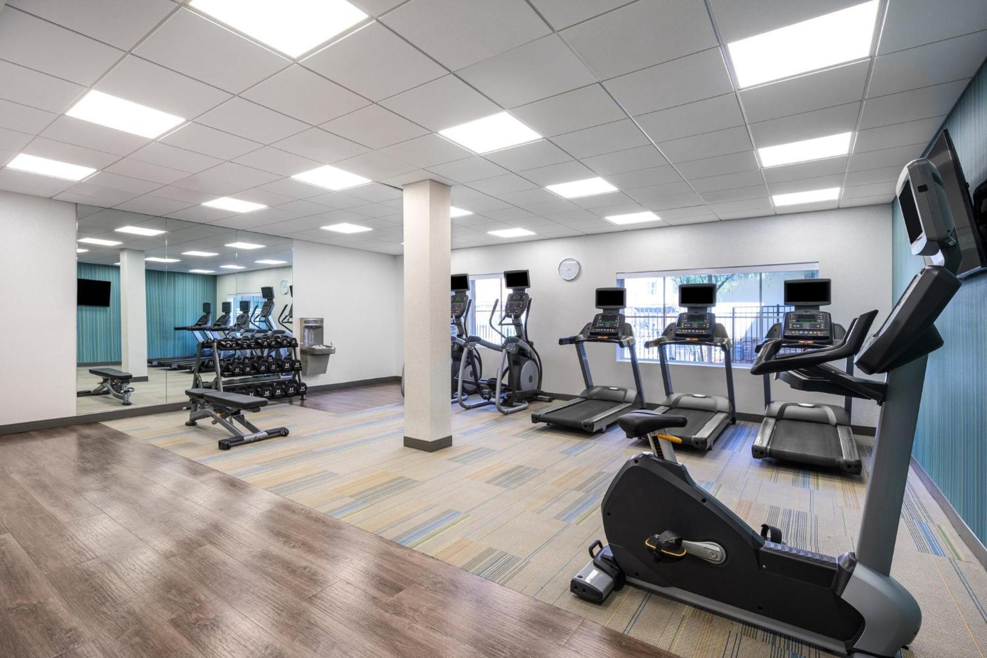 Express & - - East Mesa By Ihg 3* Gilbert