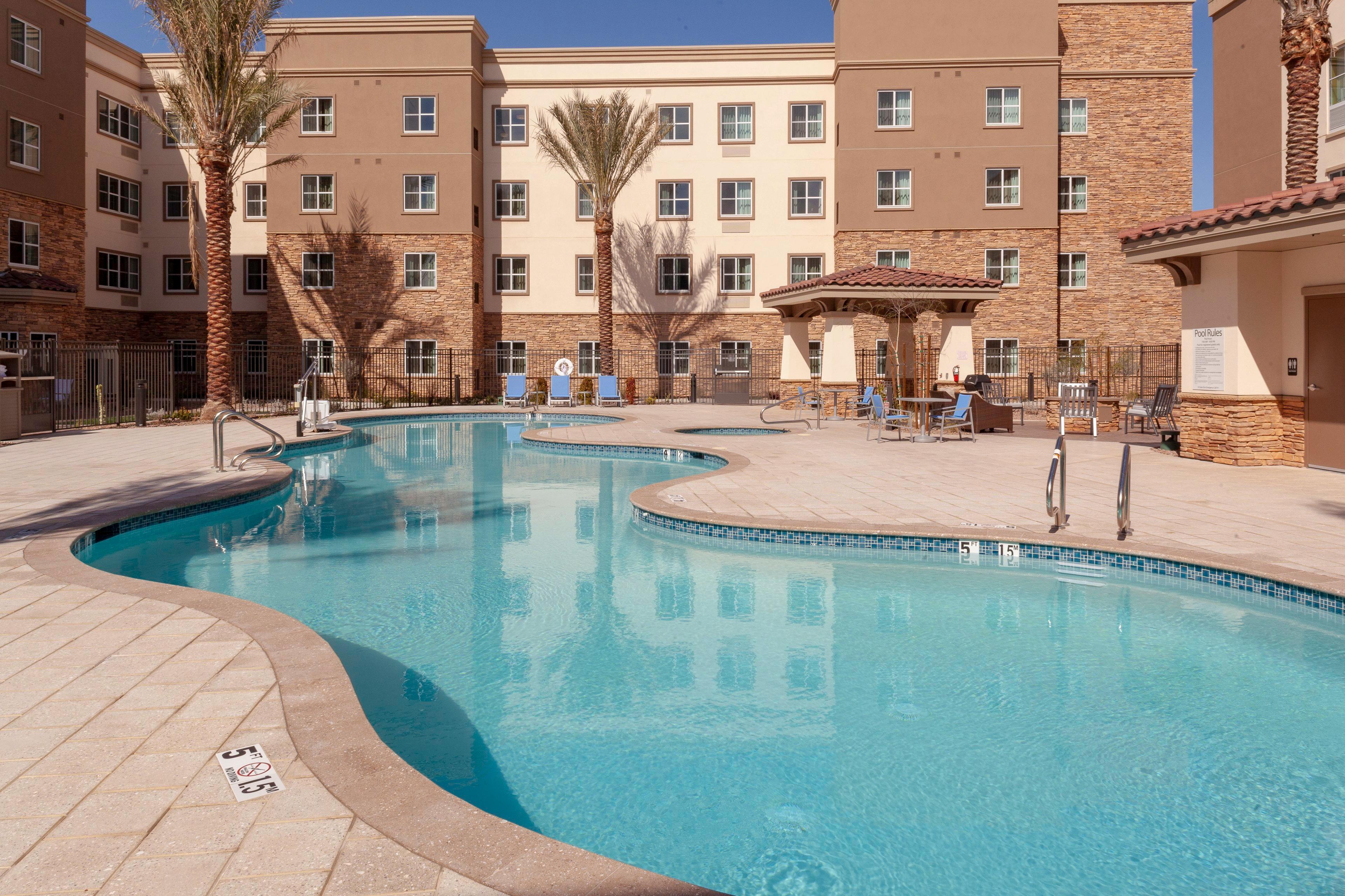 Hotel Express & - - East Mesa By Ihg 3*