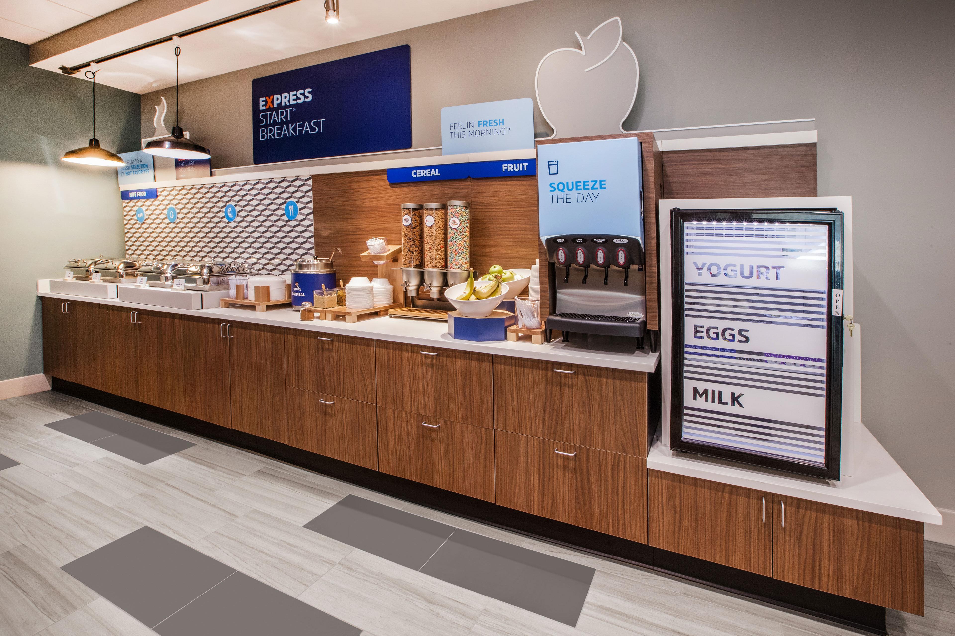 Express & - - East Mesa By Ihg Hotel