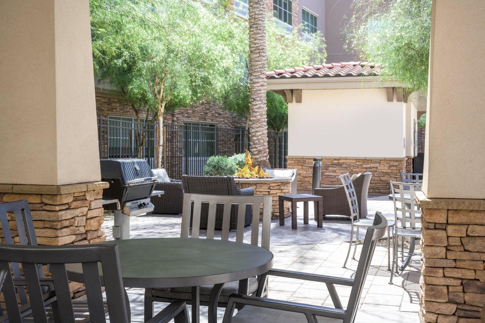 Express & - - East Mesa By Ihg Hotel 3*