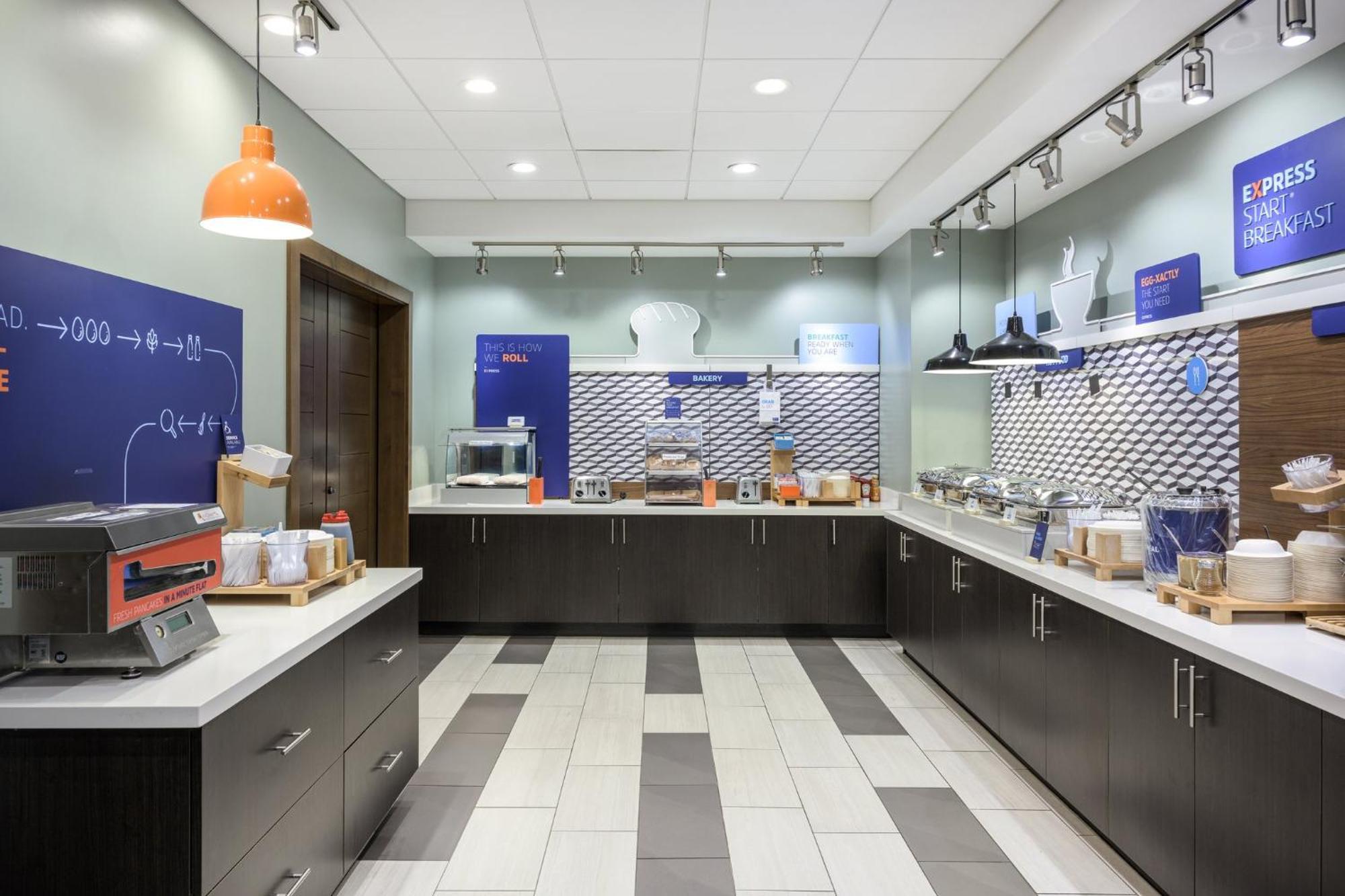 Express & - - East Mesa By Ihg Gilbert
